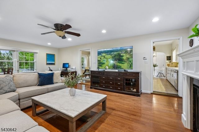 82 Arlington Ave, Caldwell Boro Twp., NJ 07006