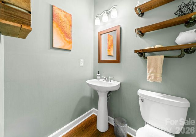 9907 Davis Lake Parkway, Charlotte, NC 28269