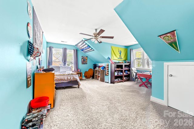 9907 Davis Lake Parkway, Charlotte, NC 28269