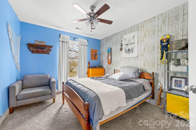 9907 Davis Lake Parkway, Charlotte, NC 28269