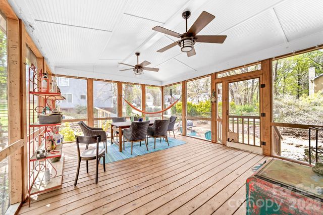 9907 Davis Lake Parkway, Charlotte, NC 28269