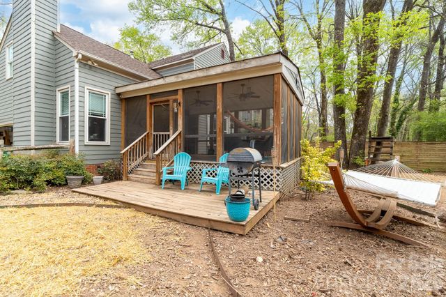 9907 Davis Lake Parkway, Charlotte, NC 28269