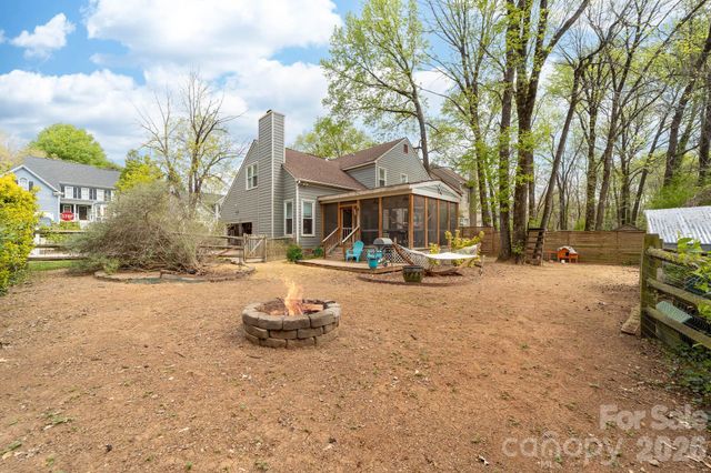 9907 Davis Lake Parkway, Charlotte, NC 28269