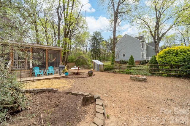 9907 Davis Lake Parkway, Charlotte, NC 28269