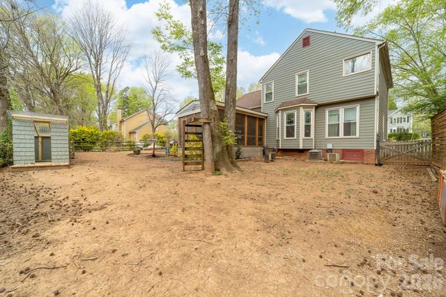 9907 Davis Lake Parkway, Charlotte, NC 28269