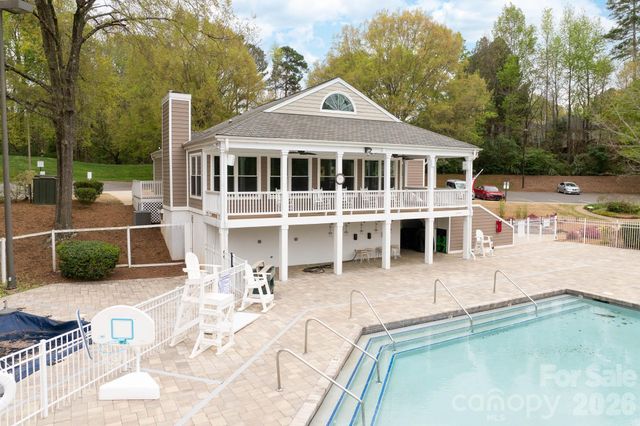 9907 Davis Lake Parkway, Charlotte, NC 28269