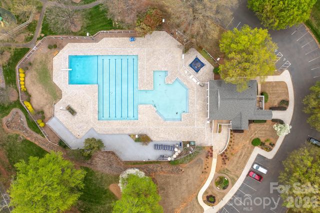 9907 Davis Lake Parkway, Charlotte, NC 28269