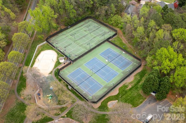 9907 Davis Lake Parkway, Charlotte, NC 28269