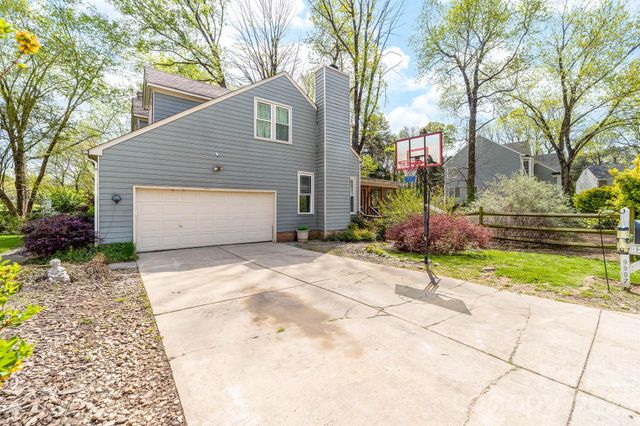 9907 Davis Lake Parkway, Charlotte, NC 28269