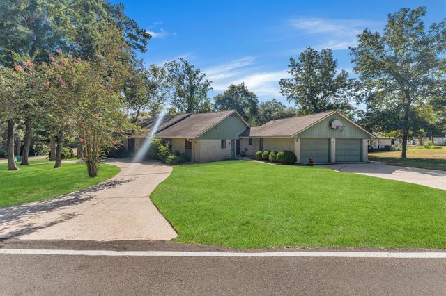 59 El Dorado Street, Panorama Village, TX 77304
