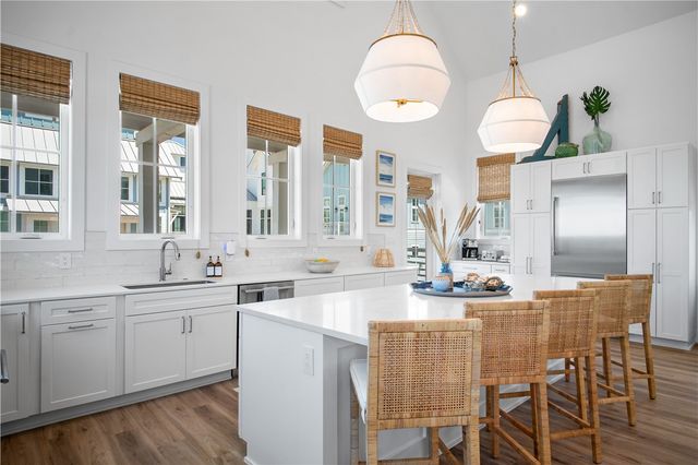 204 Coastline Dr, Port Aransas, TX 78373