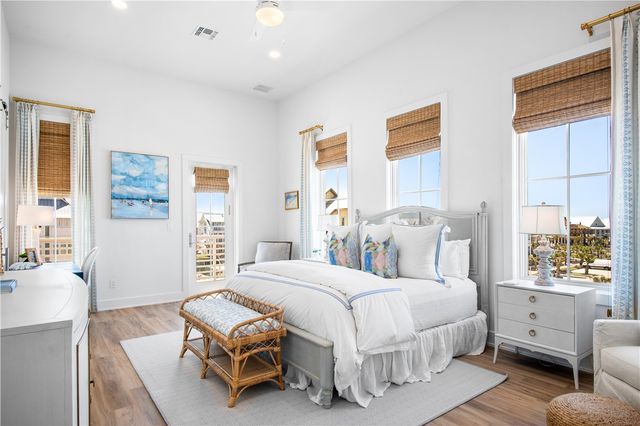 204 Coastline Dr, Port Aransas, TX 78373