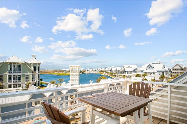 204 Coastline Dr, Port Aransas, TX 78373
