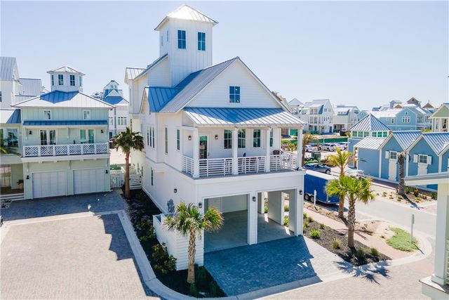 204 Coastline Dr, Port Aransas, TX 78373