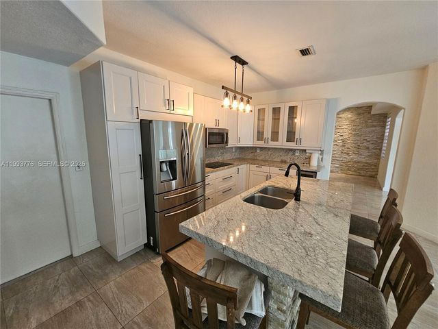 11384 NW 84th Ter, Doral, FL 33178