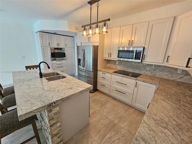 11384 NW 84th Ter, Doral, FL 33178