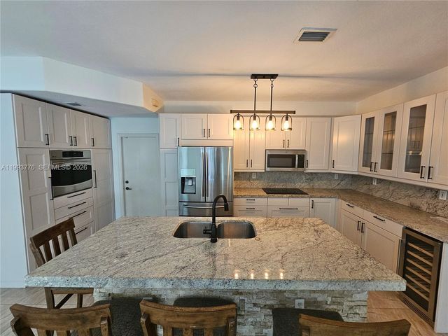 11384 NW 84th Ter, Doral, FL 33178