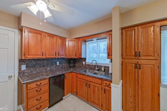 9148 Chelmsford Drive, Swartz Creek, MI 48473