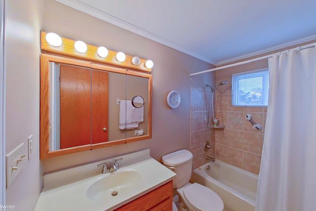 9148 Chelmsford Drive, Swartz Creek, MI 48473