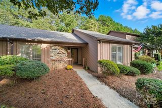 1621 12th Street NE, Hickory, NC 28601