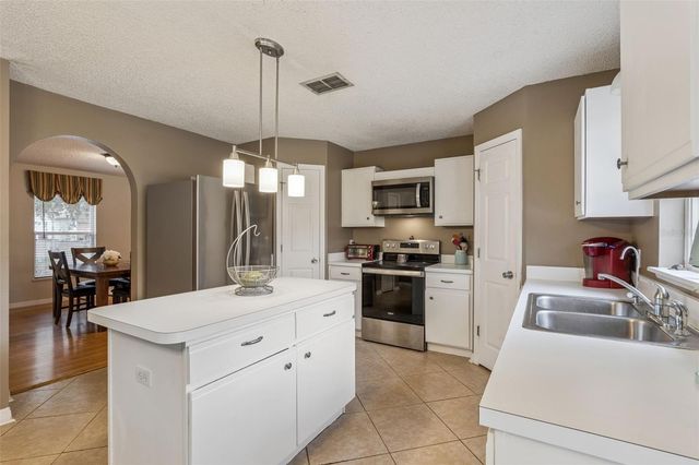 1709 W MARSHALL LAKE DRIVE, Apopka, FL 32703