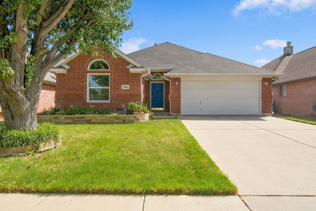 9108 Saranac Trail, Fort Worth, TX 76118 — exterior