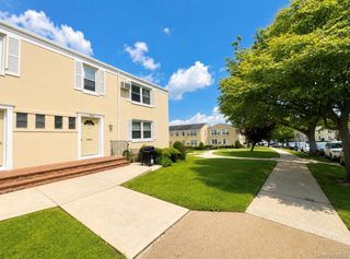 71-03 252nd 199B, Bellerose, NY 11426