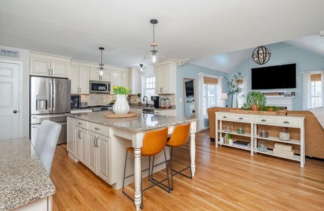 37 Ezras Way, Dover, NH 03820