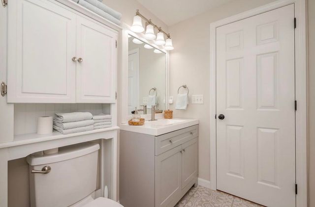 37 Ezras Way, Dover, NH 03820