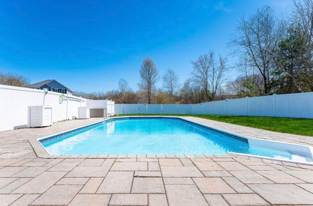 37 Ezras Way, Dover, NH 03820
