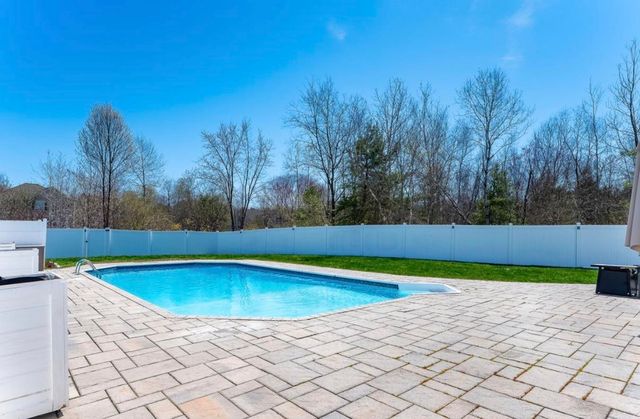37 Ezras Way, Dover, NH 03820