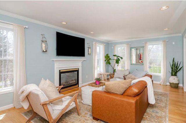 37 Ezras Way, Dover, NH 03820