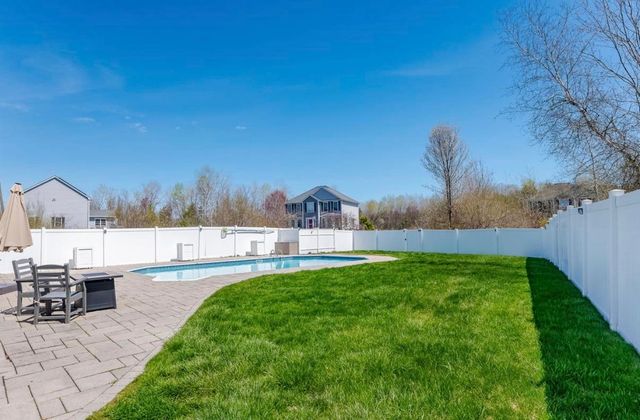 37 Ezras Way, Dover, NH 03820