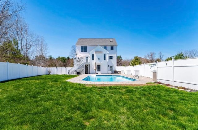 37 Ezras Way, Dover, NH 03820