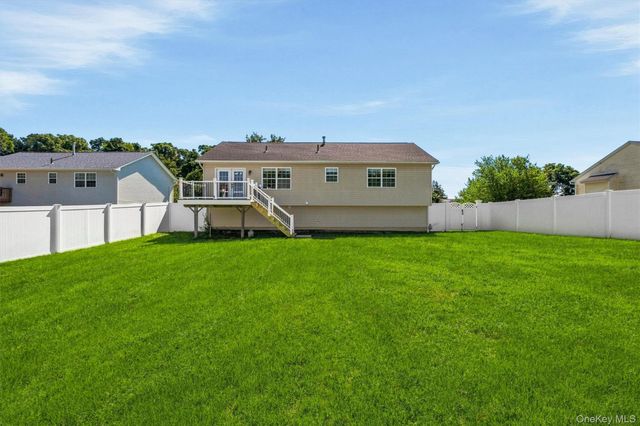 17 Princeton Drive, Walden, NY 12586