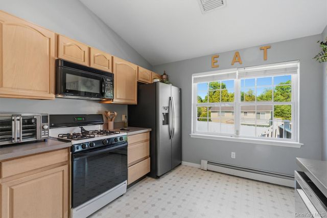 17 Princeton Drive, Walden, NY 12586