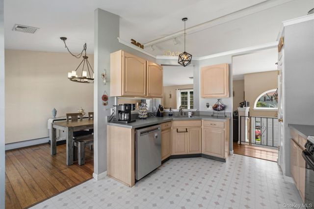 17 Princeton Drive, Walden, NY 12586