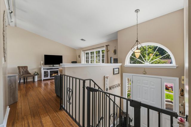 17 Princeton Drive, Walden, NY 12586