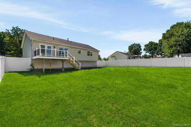 17 Princeton Drive, Walden, NY 12586