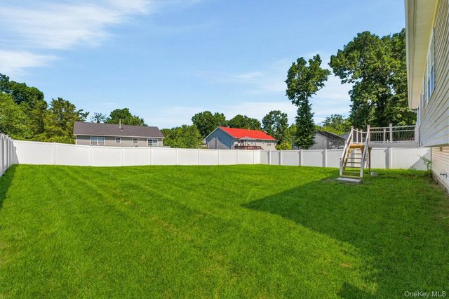 17 Princeton Drive, Walden, NY 12586