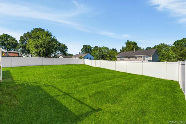 17 Princeton Drive, Walden, NY 12586