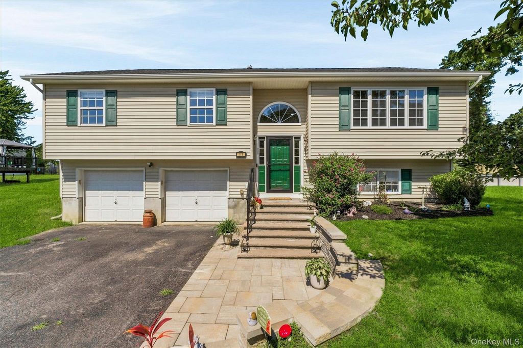 17 Princeton Drive, Walden, NY 12586