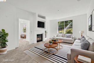 220 Caldecott 207, Oakland, CA 94618