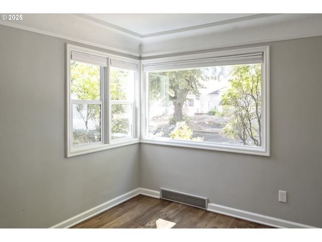 7434 N CHASE Ave N, Portland, OR 97217