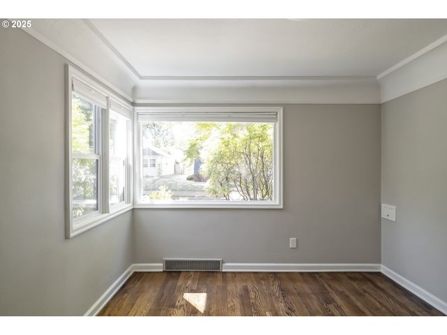 7434 N CHASE Ave N, Portland, OR 97217