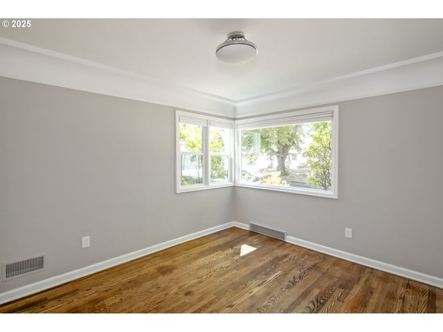 7434 N CHASE Ave N, Portland, OR 97217