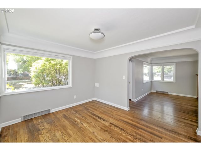 7434 N CHASE Ave N, Portland, OR 97217