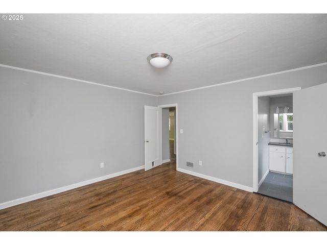 7434 N CHASE Ave N, Portland, OR 97217