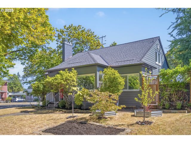 7434 N CHASE Ave N, Portland, OR 97217