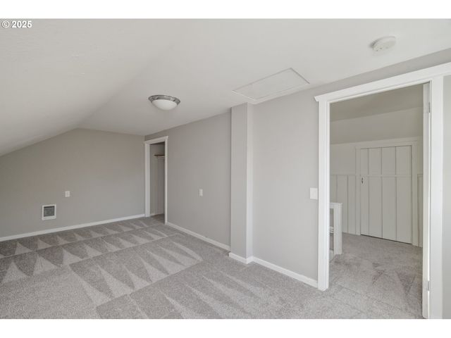 7434 N CHASE Ave N, Portland, OR 97217